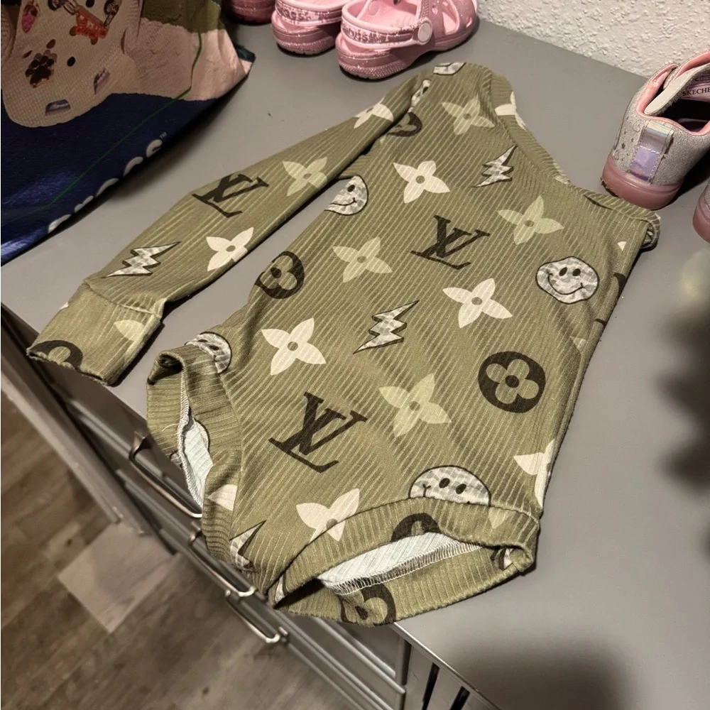 Custom camo preppy Leo 2T